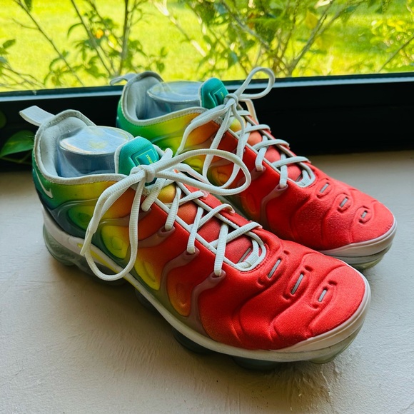 Nike Air Vapormax Plus Gradient Sneakers